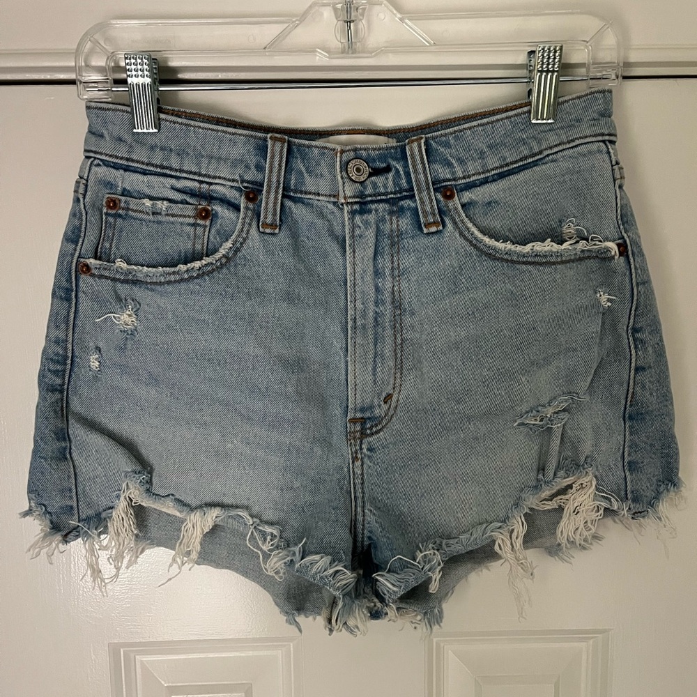 Abercrombie High Rise Mom Jean Shorts in Light Wash
